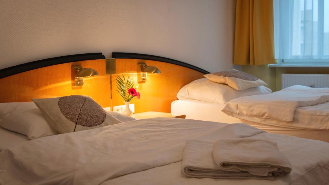 Pension Tokus Nürnberg Exteriör bild