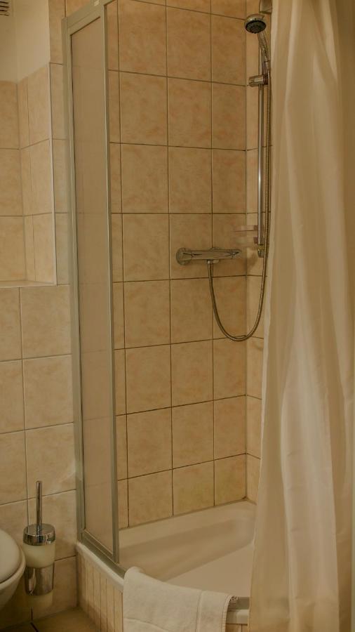 Pension Tokus Nürnberg Exteriör bild