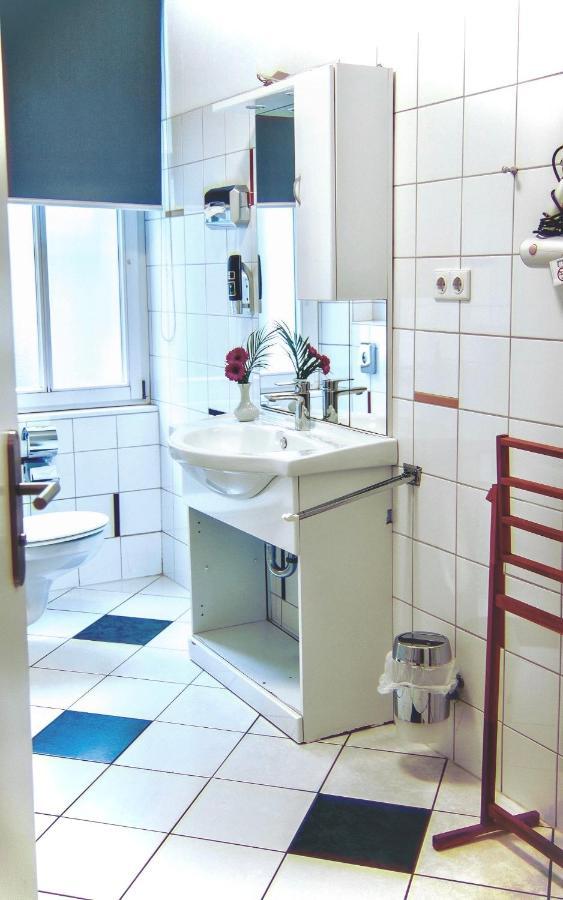 Pension Tokus Nürnberg Exteriör bild