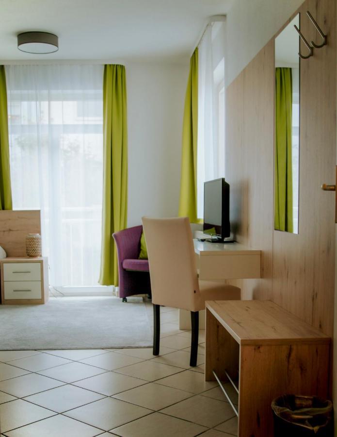 Pension Tokus Nürnberg Exteriör bild