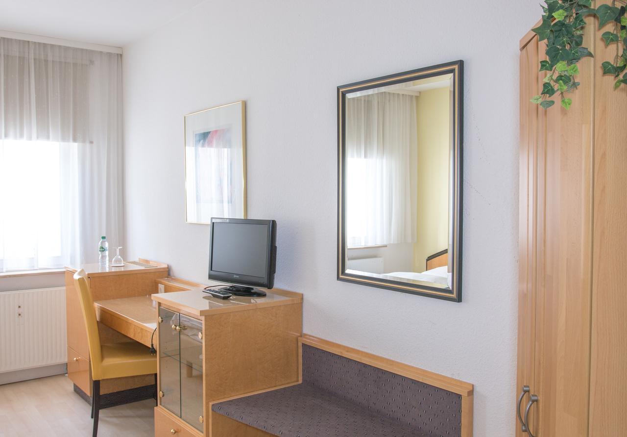 Pension Tokus Nürnberg Exteriör bild