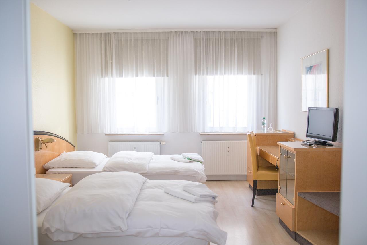 Pension Tokus Nürnberg Exteriör bild