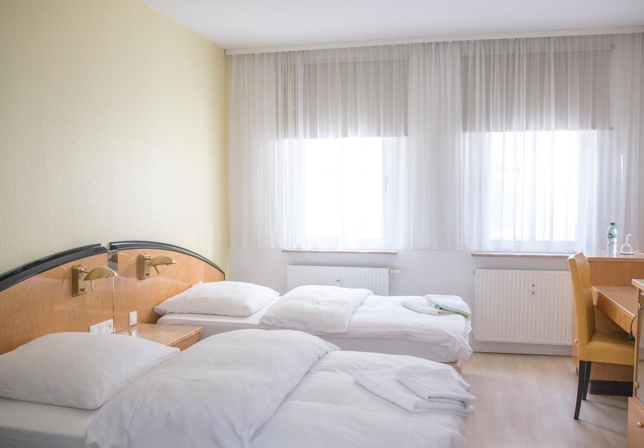 Pension Tokus Nürnberg Exteriör bild